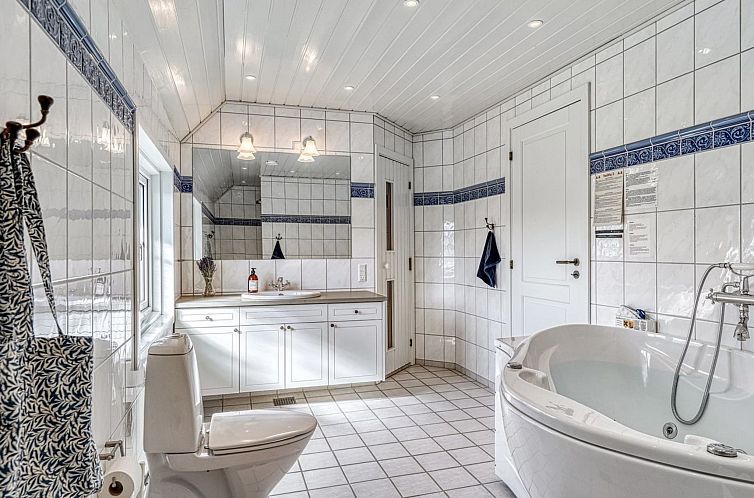 Vakantiehuis "Sten" - 100m from the sea