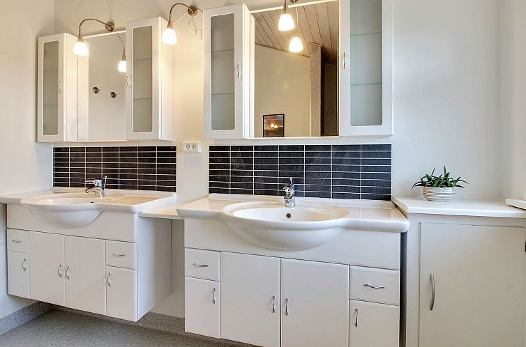 Vakantiehuis "Elsbeth" - 500m from the sea