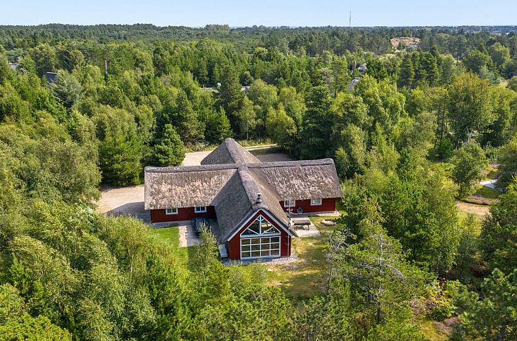 Vakantiehuis "Jenna" - 1.4km from the sea