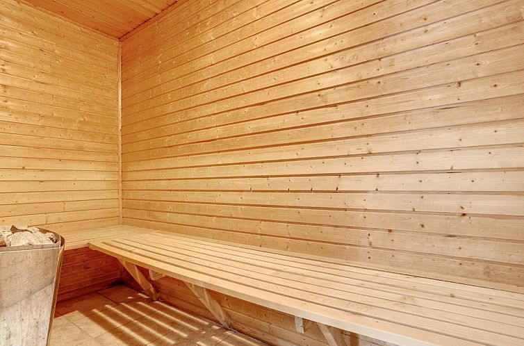 Vakantiehuis "Jenna" - 1.4km from the sea