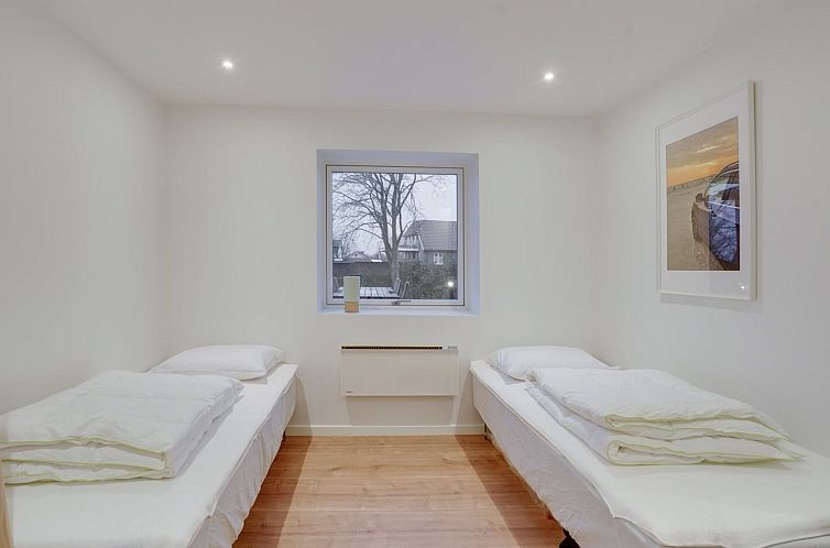 Vakantiehuis "Jenna" - 1.4km from the sea