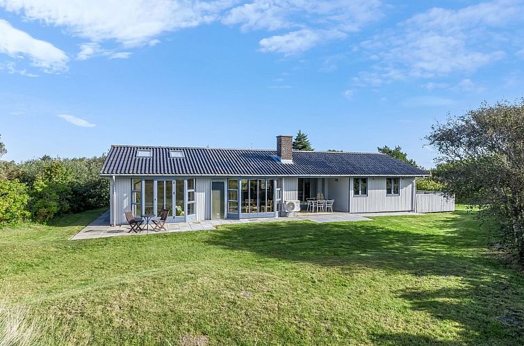 Vakantiehuis "Skoge" - 900m from the sea