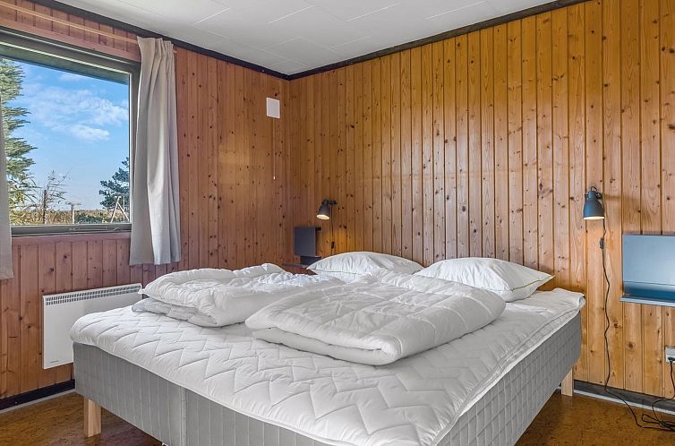 Vakantiehuis "Skoge" - 900m from the sea