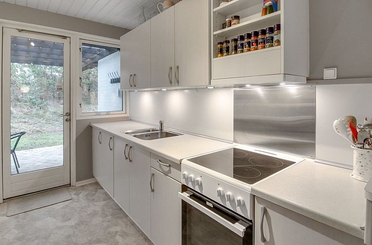 Vakantiehuis "Emilla" - 3.8km from the sea