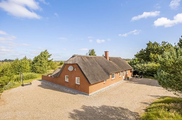 Vakantiehuis "Artan" - 2.6km from the sea