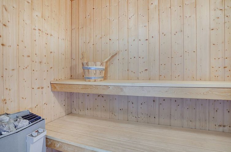 Vakantiehuis "Benedikta" - 2.4km from the sea