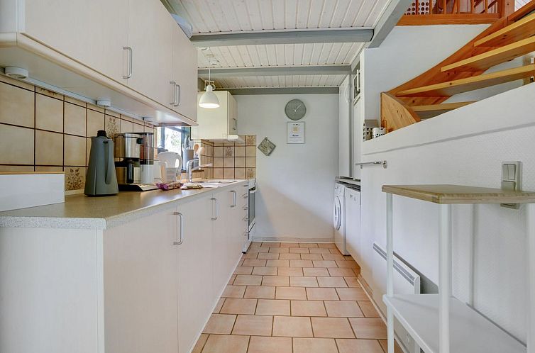 Vakantiehuis "Benedikta" - 2.4km from the sea