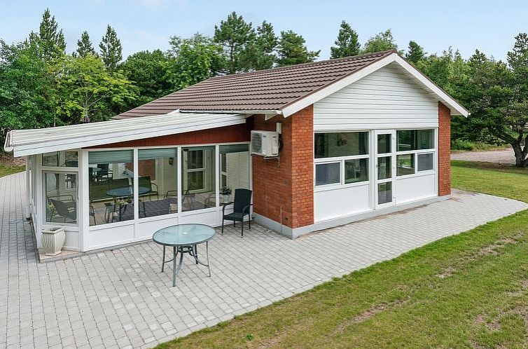 Vakantiehuis "Gwen" - 2.7km from the sea