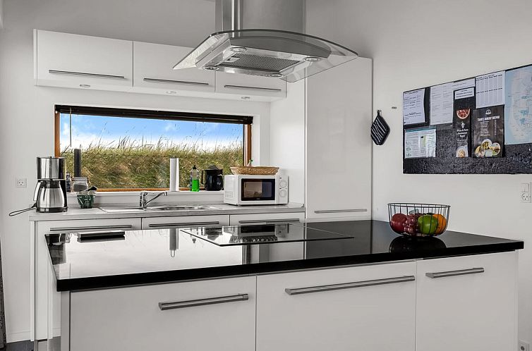 Vakantiehuis "Elinora" - 100m from the sea