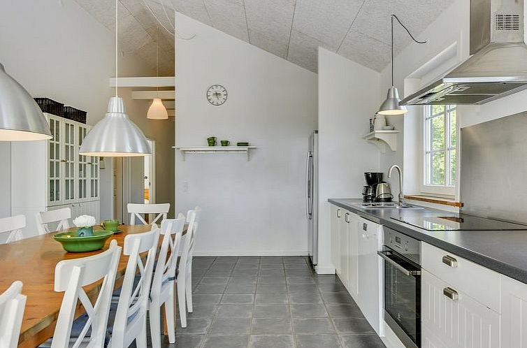 Vakantiehuis "Svanborg" - 3.7km from the sea
