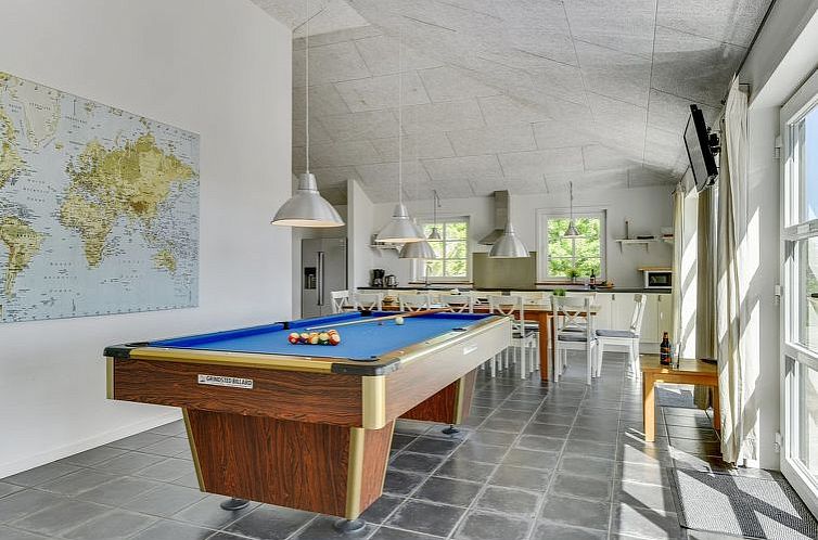 Vakantiehuis "Svanborg" - 3.7km from the sea