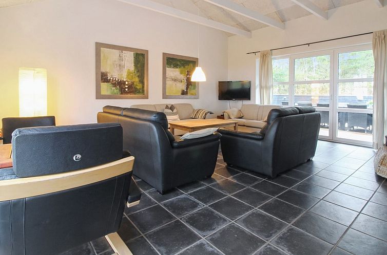 Vakantiehuis "Svanborg" - 3.7km from the sea