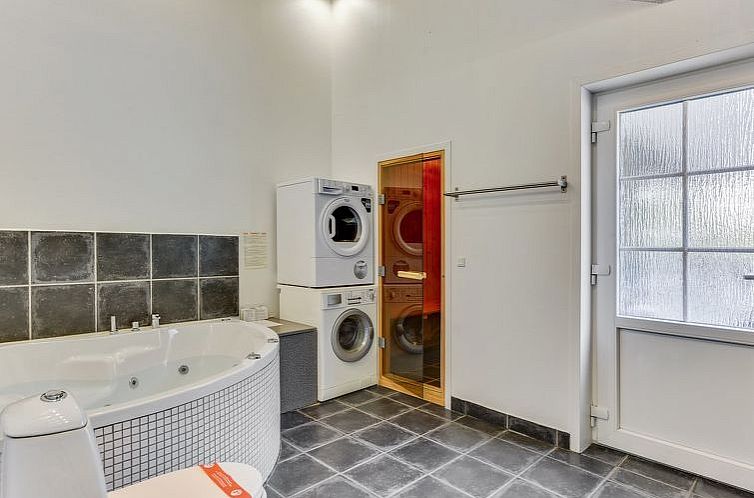 Vakantiehuis "Svanborg" - 3.7km from the sea