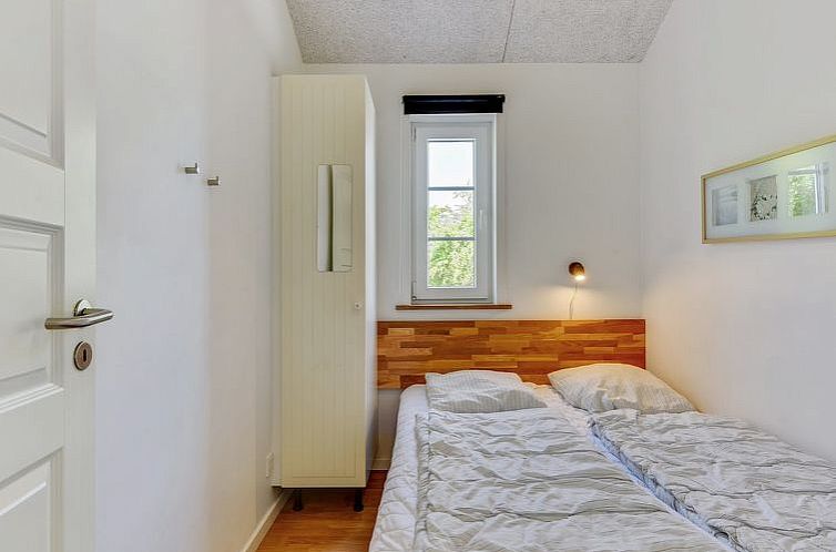 Vakantiehuis "Svanborg" - 3.7km from the sea