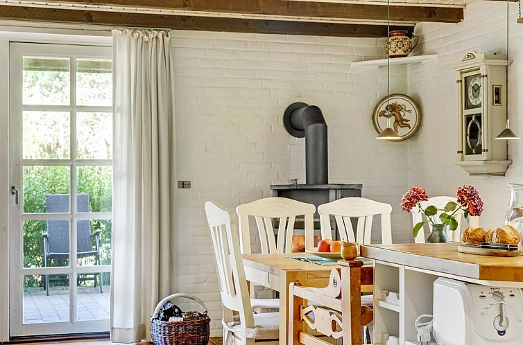 Vakantiehuis "Ariela" - 1.1km from the sea