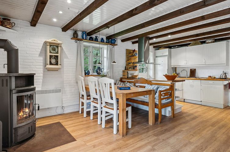 Vakantiehuis "Ariela" - 1.1km from the sea