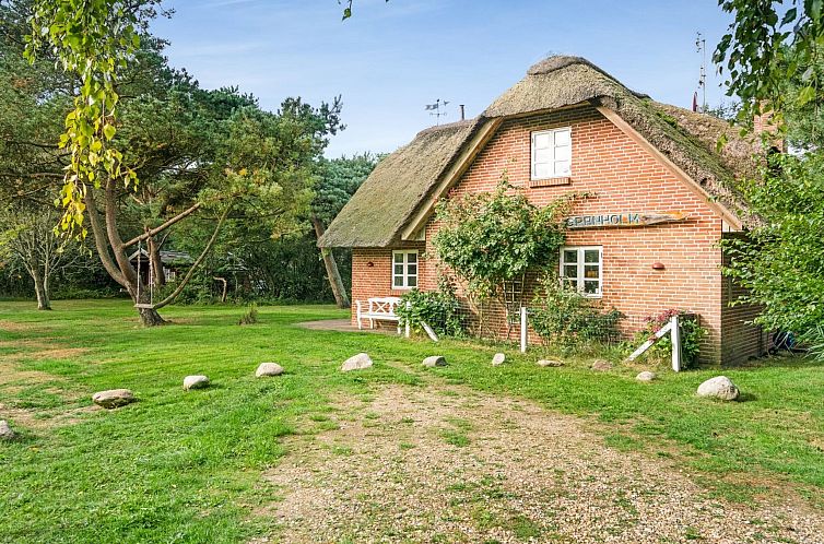 Vakantiehuis "Ariela" - 1.1km from the sea