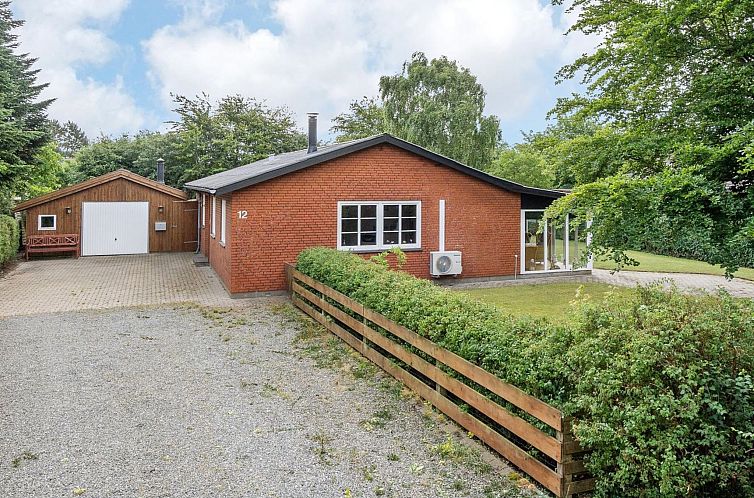 Vakantiehuis "Philip" - 2km from the sea