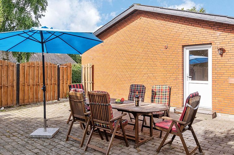 Vakantiehuis "Philip" - 2km from the sea