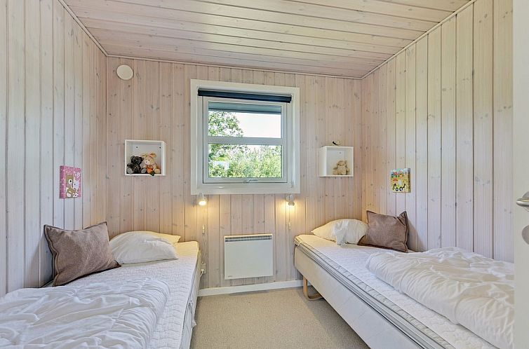 Vakantiehuis "Chrisse" - 550m from the sea