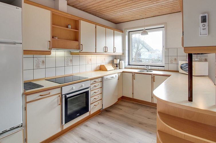 Vakantiehuis "Solmaz" - 3.5km from the sea