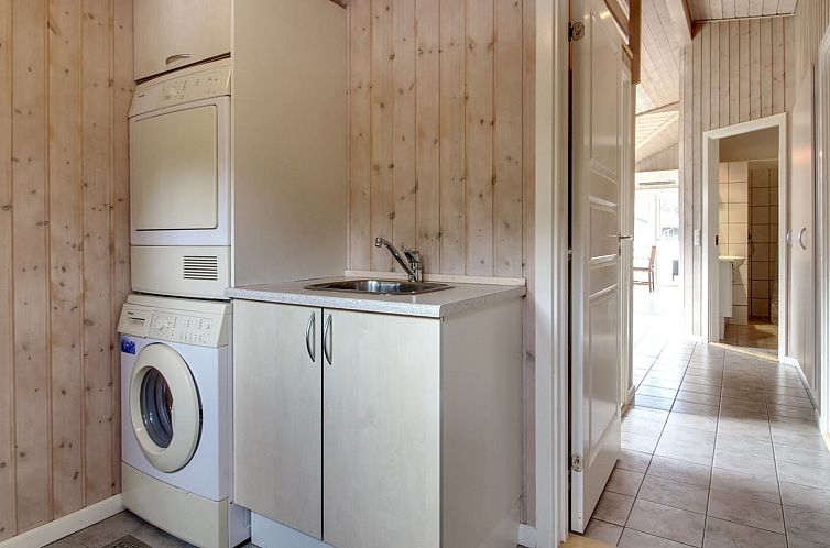 Vakantiehuis "Taisto" - 1.8km from the sea