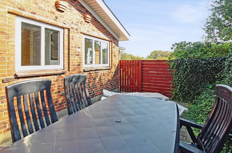 Vakantiehuis "Hendrine" - 500m from the sea