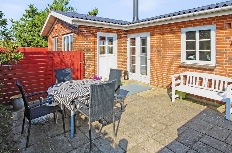 Vakantiehuis "Hendrine" - 500m from the sea