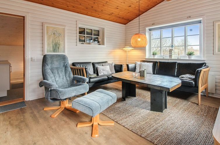 Vakantiehuis "Hendrine" - 500m from the sea