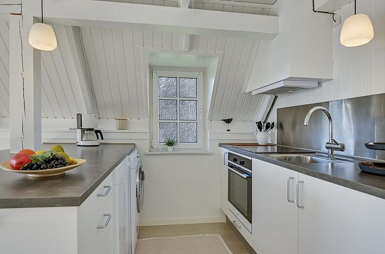 Vakantiehuis "Trana" - 2km from the sea