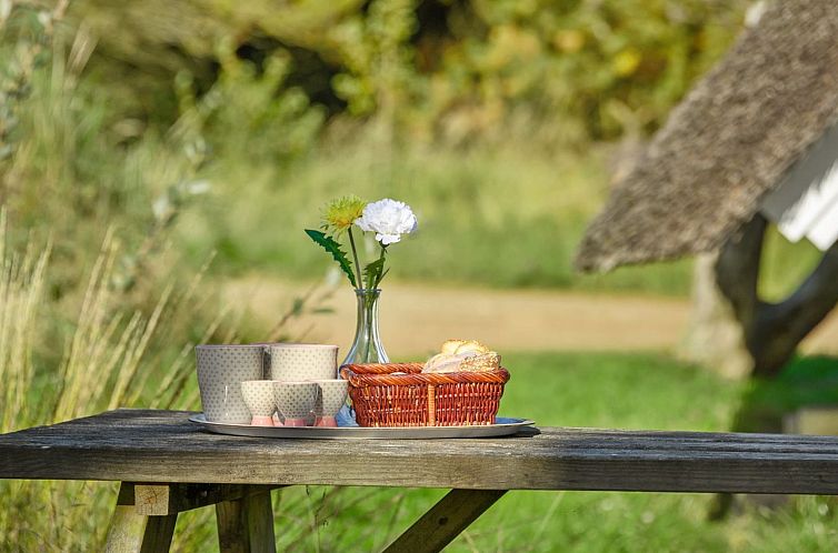 Vakantiehuis "Trana" - 2km from the sea