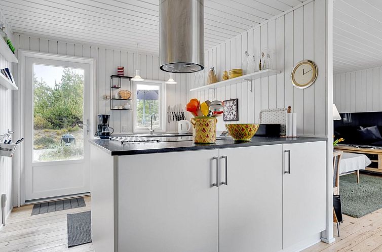 Vakantiehuis "Fredrikka" - 3.9km from the sea