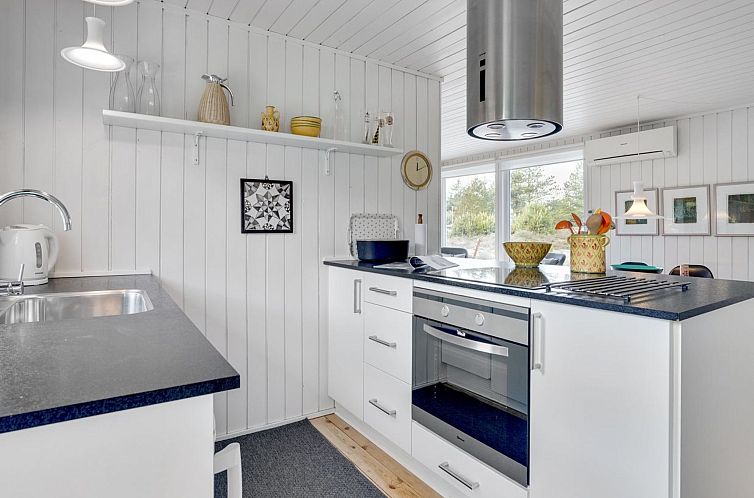 Vakantiehuis "Fredrikka" - 3.9km from the sea