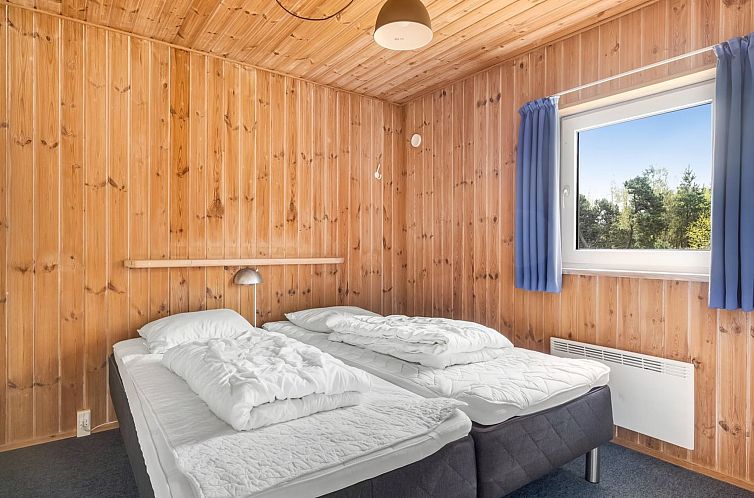 Vakantiehuis "Fredrikka" - 3.9km from the sea