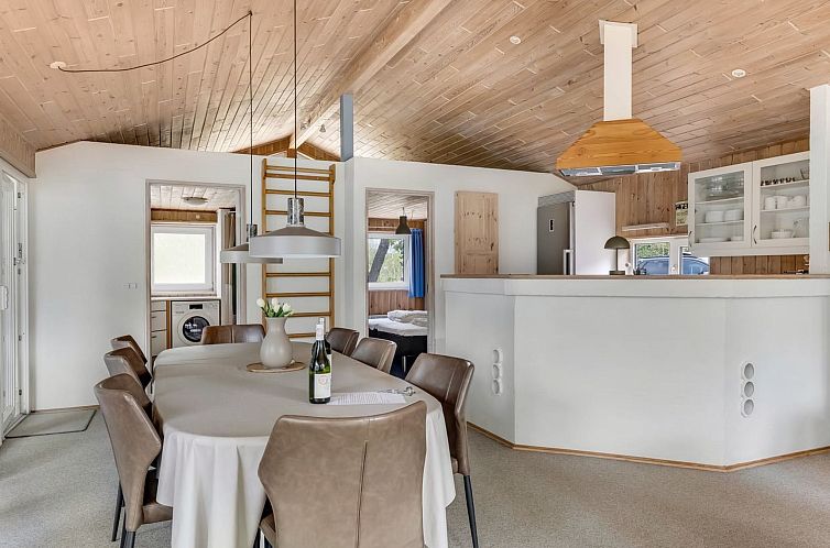 Vakantiehuis "Fredrikka" - 3.9km from the sea