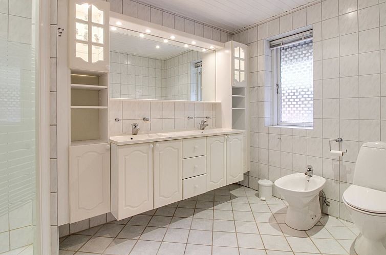 Vakantiehuis "Helline" - 900m from the sea