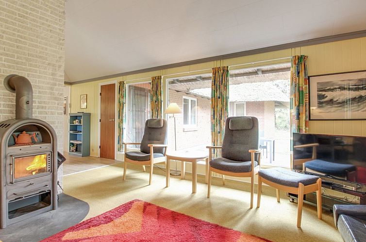 Vakantiehuis "Helline" - 900m from the sea