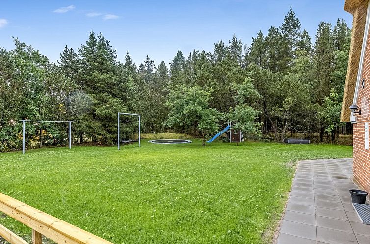 Vakantiehuis "Aivars" -  from the sea