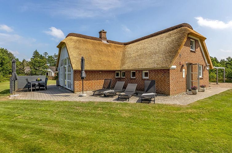 Verblijf 2890807 - Vakantiewoning Zuidelijke Noordzee - Vakantiehuis "Sondra" -  from the sea