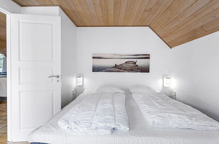 Vakantiehuis "Sondra" -  from the sea