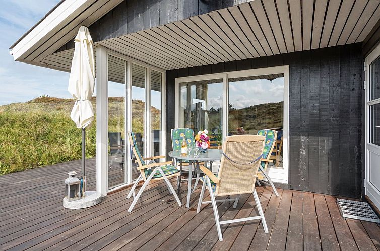 Vakantiehuis "Nashota" - 700m from the sea