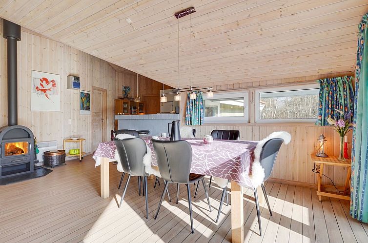 Vakantiehuis "Allita" - 12km from the sea