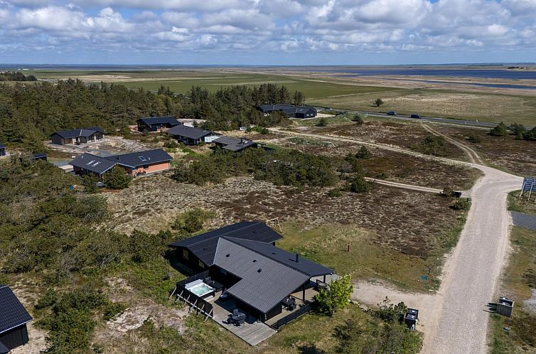 Vakantiehuis "Brunkil" - 500m from the sea