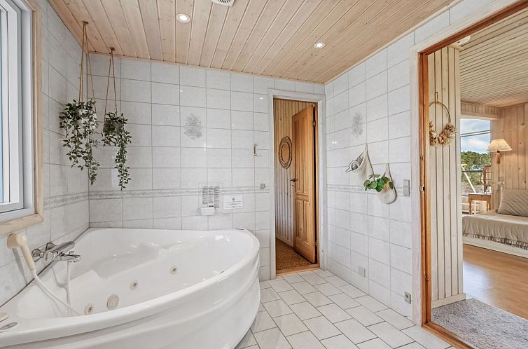 Vakantiehuis "Brunkil" - 500m from the sea