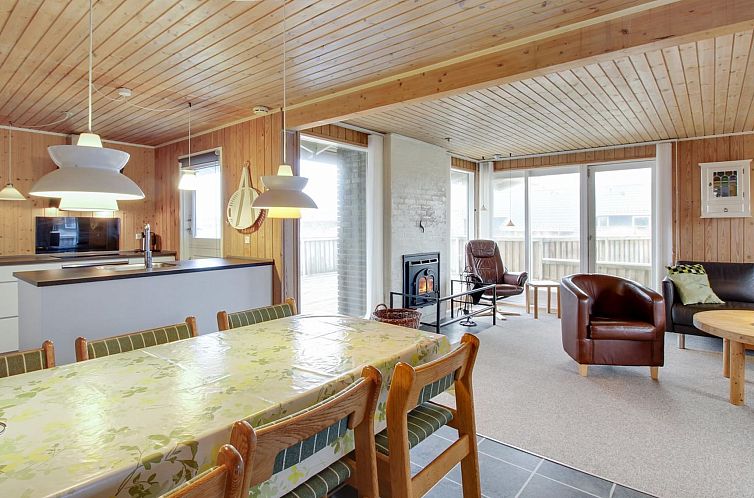 Vakantiehuis "Aase" -  from the sea