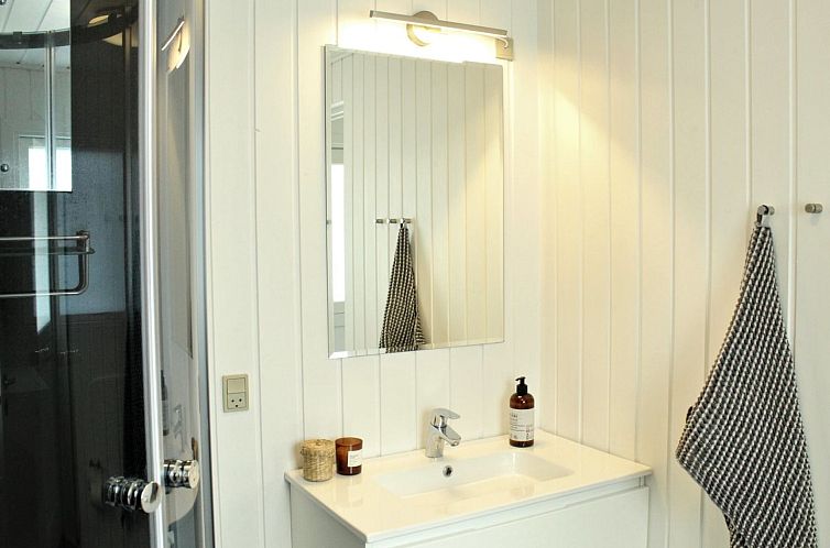 Vakantiehuis "Martti" -  from the sea