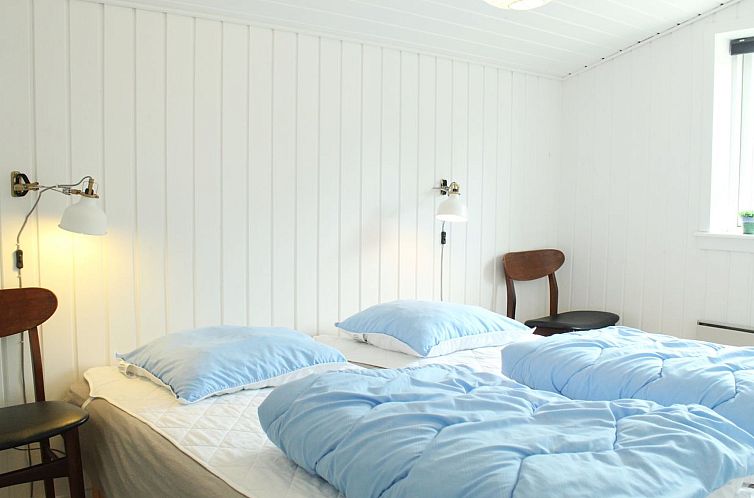 Vakantiehuis "Martti" -  from the sea