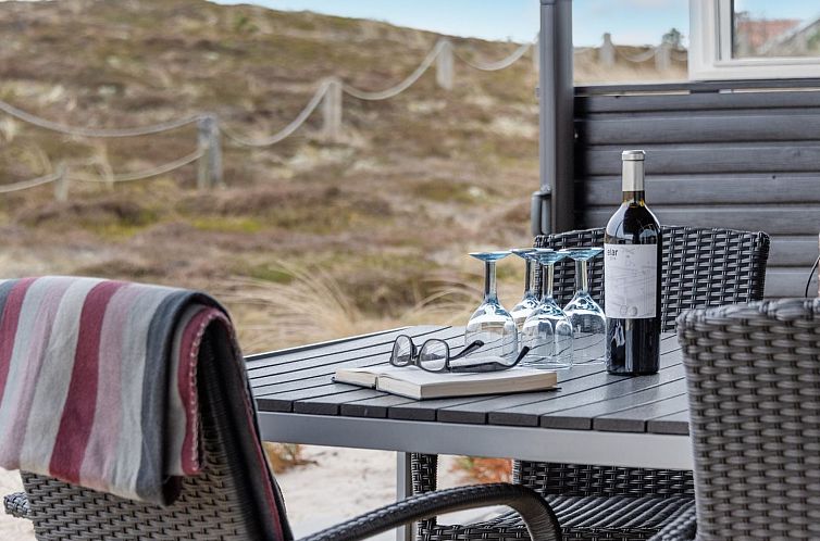 Vakantiehuis "Martti" -  from the sea