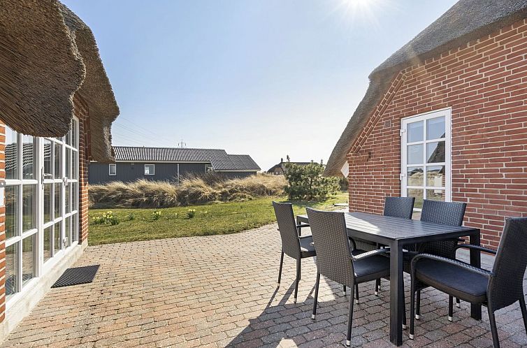 Vakantiehuis "Lavina" - 950m from the sea