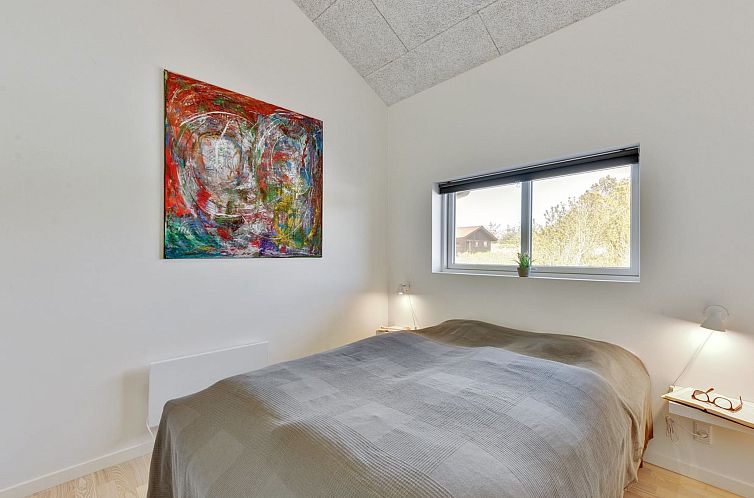 Vakantiehuis "Karen" - 900m from the sea